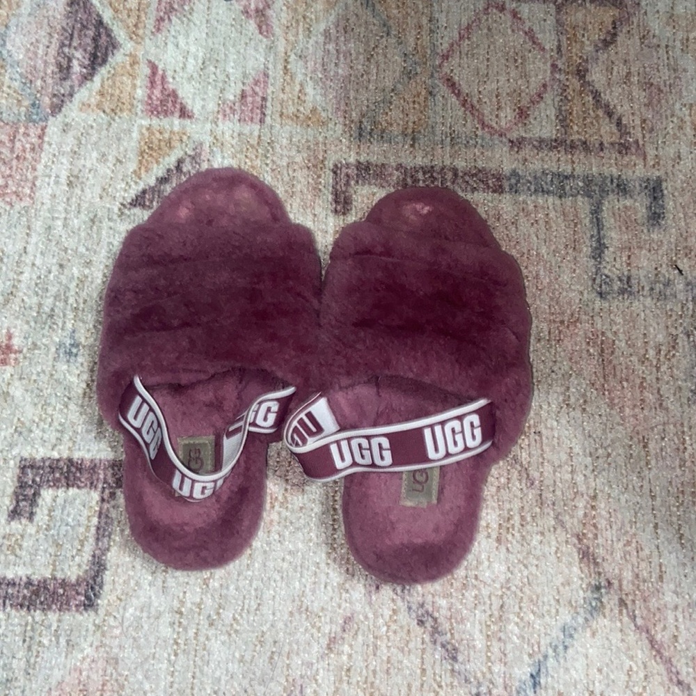 UGGS